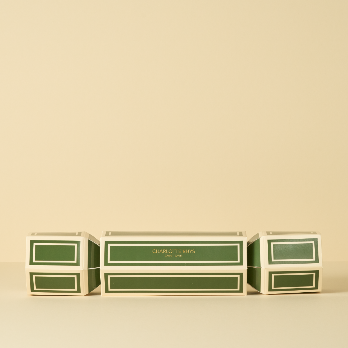 THE CHRISTMAS CRACKER SET