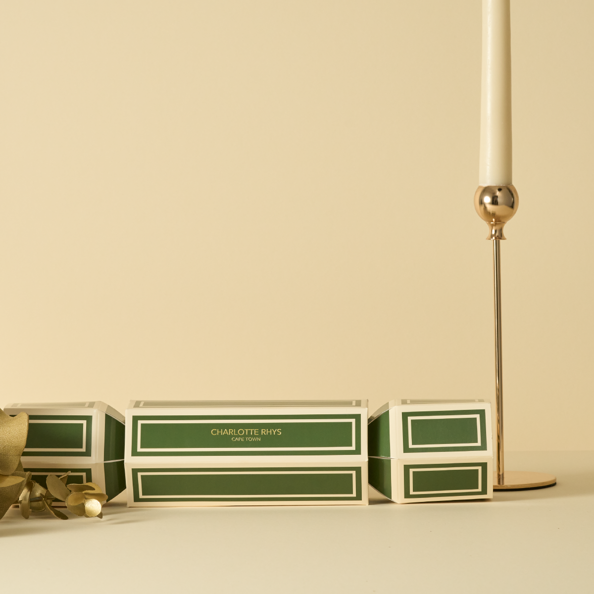 THE CHRISTMAS CRACKER SET