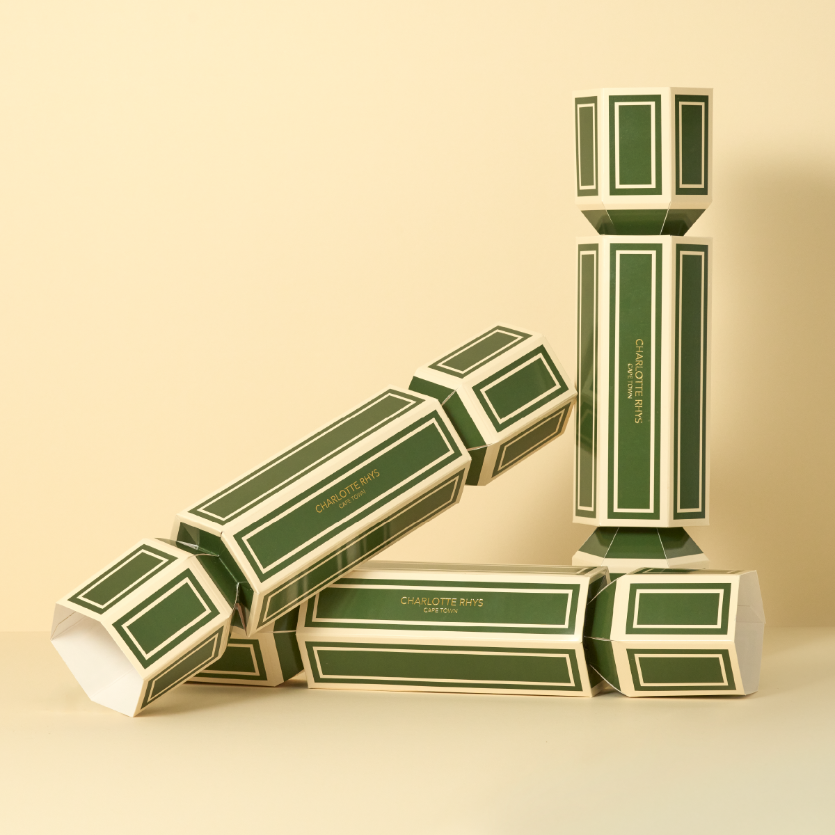 THE CHRISTMAS CRACKER SET